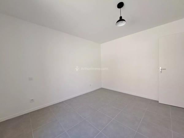 Location                                                      Appartement
                        
                     3 pièces                      46 m2                     à Carmaux
