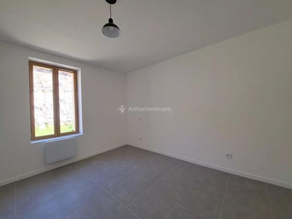 Location                                                      Appartement
                        
                     3 pièces                      46 m2                     à Carmaux