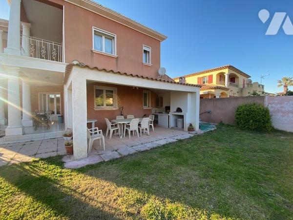 Villa secteur prisé proche mer, terrasse, beaux volumes, luminosité et fort potentiel, vue dégagée.