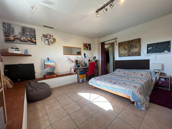 MAISON AVEC JARDIN ET PISCINE A CARCASSONNE