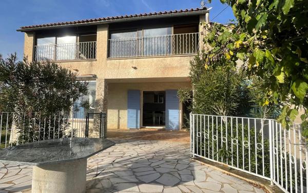 Maison à vendre    5 pièces •  Tulette