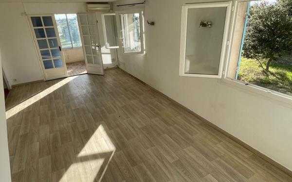 Maison à vendre    5 pièces •  Tulette