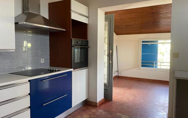 Maison à vendre    5 pièces •  Tulette