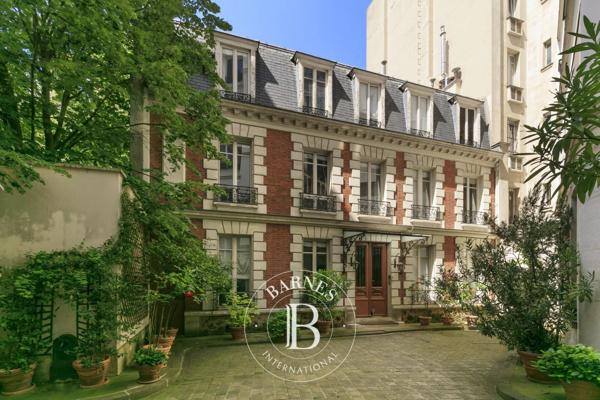 Paris 11ème, Maison 9 Chambres -  423 m² à vendre