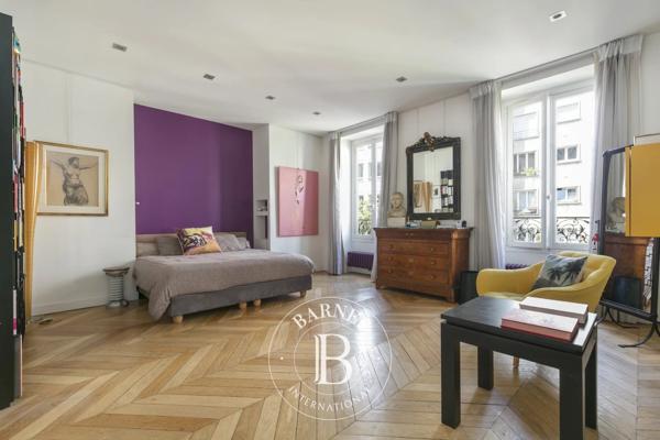 Paris 11ème, Maison 9 Chambres -  423 m² à vendre