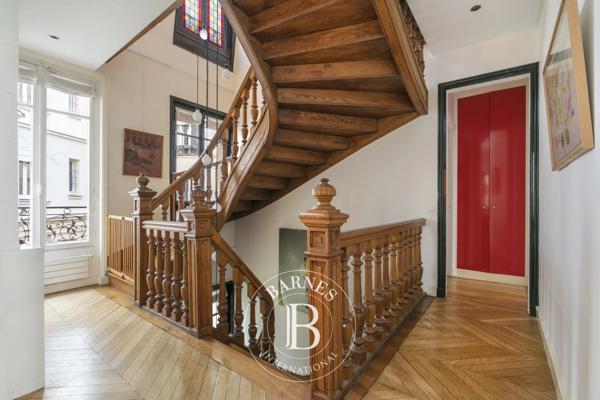 Paris 11ème, Maison 9 Chambres -  423 m² à vendre
