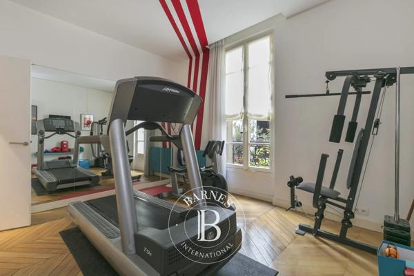Paris 11ème, Maison 9 Chambres -  423 m² à vendre