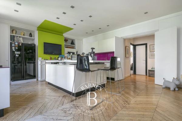 Paris 11ème, Maison 9 Chambres -  423 m² à vendre