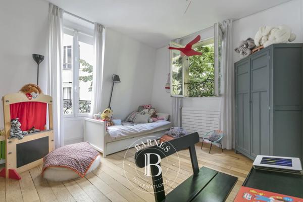 Paris 11ème, Maison 9 Chambres -  423 m² à vendre