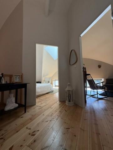 POITIERS- APPARTEMENT DE STANDING DE 128 M²- RESIDENCE DE CARACTERE AVEC ASCENSEUR