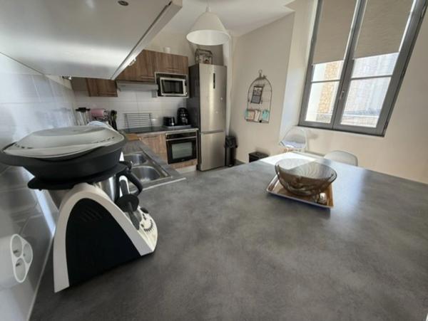 POITIERS- APPARTEMENT DE STANDING DE 128 M²- RESIDENCE DE CARACTERE AVEC ASCENSEUR