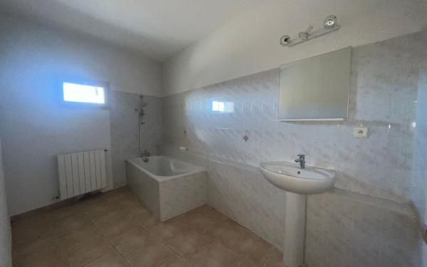 Appartement à louer    2 pièces •  Lunel