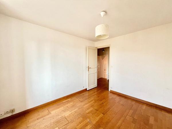 A VENDRE Maison de bourg à Bavent 4 pièce(s) 82.16 m2 - lumineuse - maison en pierre - cour intérieure