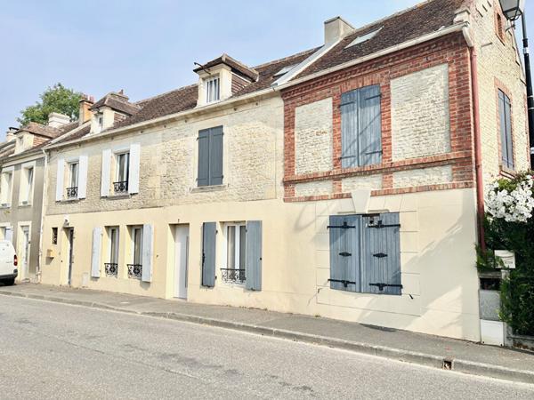 A VENDRE Maison de bourg à Bavent 4 pièce(s) 82.16 m2 - lumineuse - maison en pierre - cour intérieure