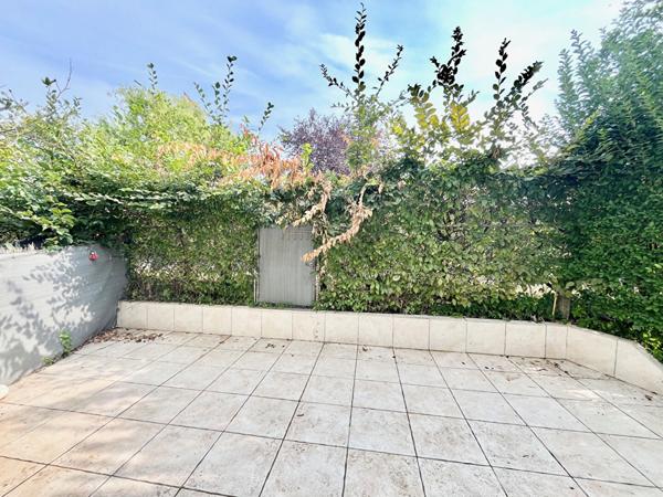 A VENDRE Maison de bourg à Bavent 4 pièce(s) 82.16 m2 - lumineuse - maison en pierre - cour intérieure