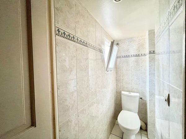 A VENDRE Maison de bourg à Bavent 4 pièce(s) 82.16 m2 - lumineuse - maison en pierre - cour intérieure