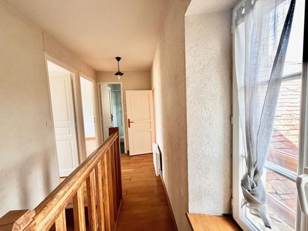 A VENDRE Maison de bourg à Bavent 4 pièce(s) 82.16 m2 - lumineuse - maison en pierre - cour intérieure