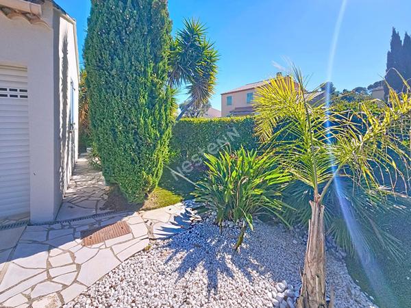 Maison Six Fours Les Plages de 4 pièces en Plain pied