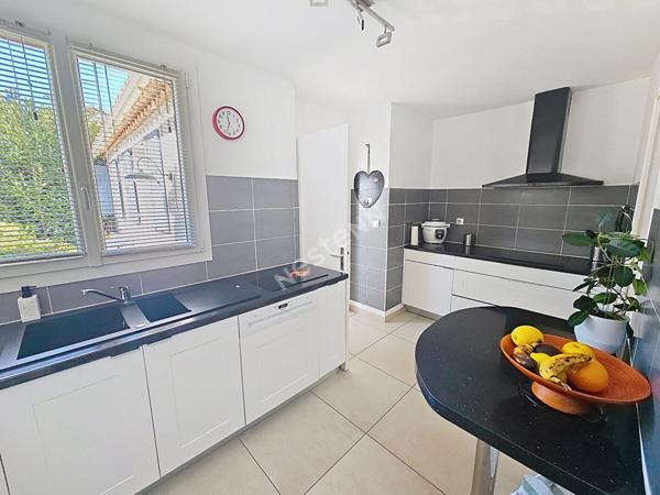 Maison Six Fours Les Plages de 4 pièces en Plain pied