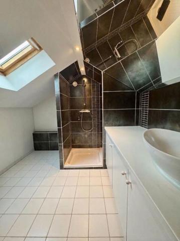 Maison de 137m2 avec 4 chambres , jardin et garage SAINS EN AMIENOIS (80)