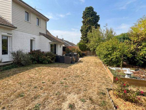 Maison de 137m2 avec 4 chambres , jardin et garage SAINS EN AMIENOIS (80)