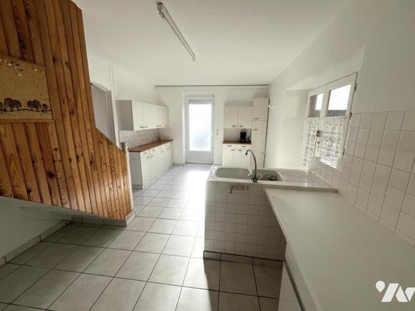 CHATEAU-GUIBERT - LA MAINBORGERE - MAISON