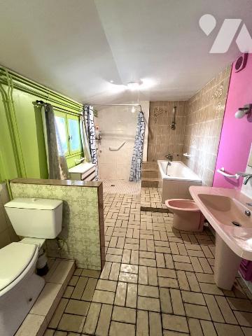 CHATEAU-GUIBERT - LA MAINBORGERE - MAISON