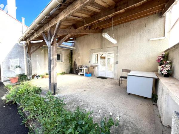 CHATEAU-GUIBERT - LA MAINBORGERE - MAISON