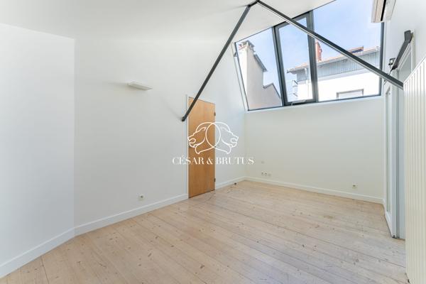 Loft T4/T5 avec terrasse et garage