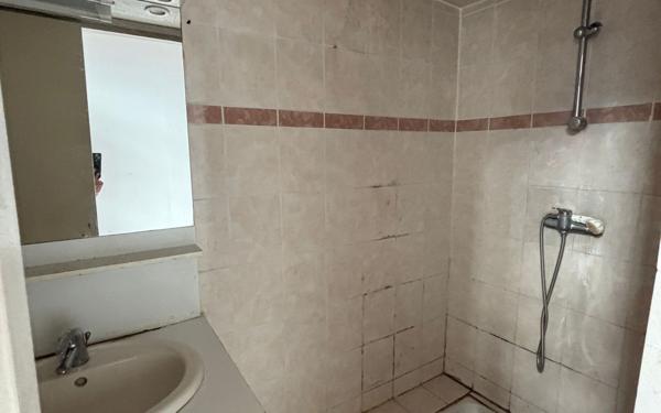 Appartement à vendre    2 pièces •  Nîmes