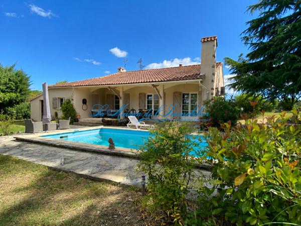 Proche Quissac, maison de plein pied avec piscine sur 4280 m² de terrain