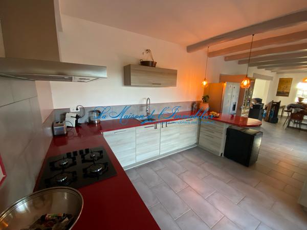 Proche Quissac, maison de plein pied avec piscine sur 4280 m² de terrain