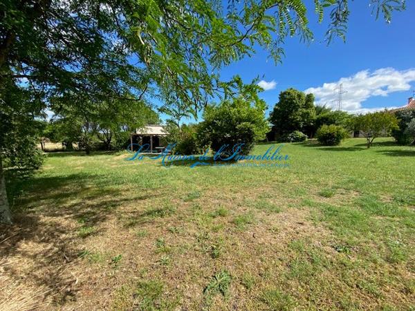 Proche Quissac, maison de plein pied avec piscine sur 4280 m² de terrain