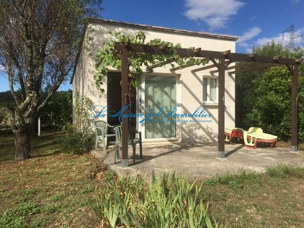 Proche Quissac, maison de plein pied avec piscine sur 4280 m² de terrain