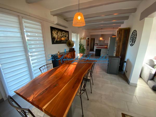 Proche Quissac, maison de plein pied avec piscine sur 4280 m² de terrain
