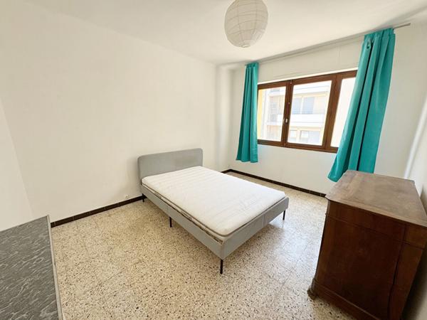 Appartement T3 Hyères centre - Terrasse - Cave - A rénover