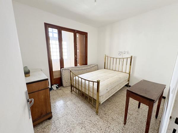 Appartement T3 Hyères centre - Terrasse - Cave - A rénover