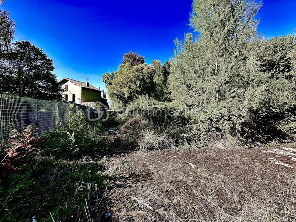 Terrain de 3 276 m²