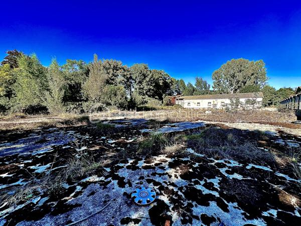 Terrain de 3 276 m²