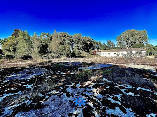 Terrain de 3 276 m²