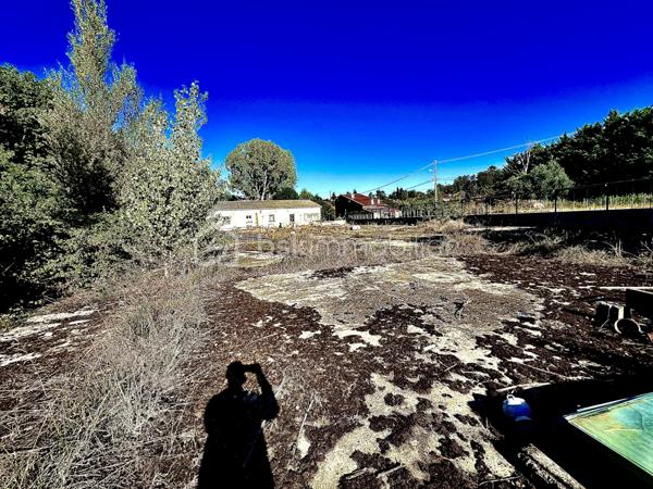 Terrain de 3 276 m²