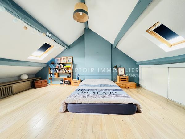 Maison
                                                                                                                                                                                                                                                                                                                        7 pièce(s)                                                                                                                                                                                                          4 chambre(s)                                                                                                                                                                                                          130  m²