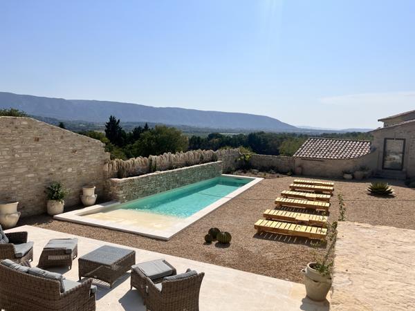 Gordes (84220) Gordes Vue Luberon Mas ancien rénové de 175 M2 terrain 1000 M2 Piscine