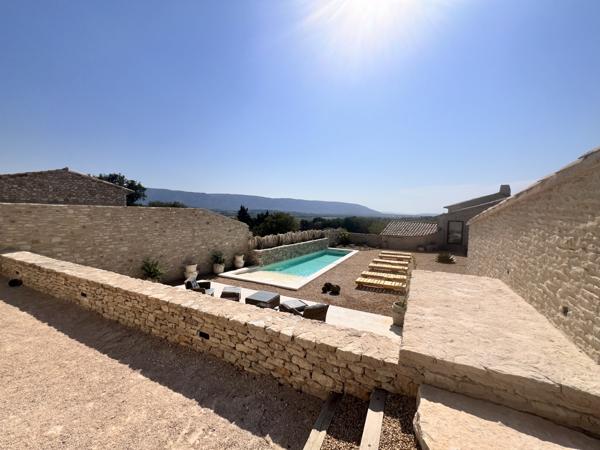 Gordes (84220) Gordes Vue Luberon Mas ancien rénové de 175 M2 terrain 1000 M2 Piscine