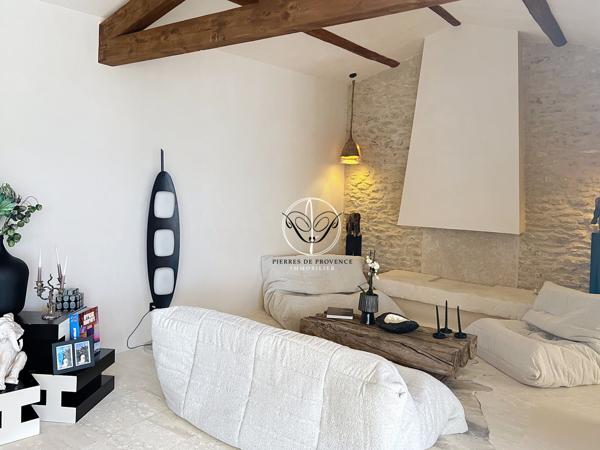 Gordes (84220) Gordes Vue Luberon Mas ancien rénové de 175 M2 terrain 1000 M2 Piscine