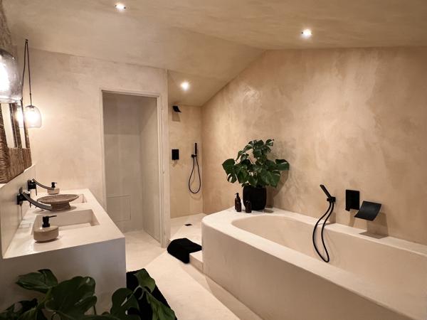 Gordes (84220) Gordes Vue Luberon Mas ancien rénové de 175 M2 terrain 1000 M2 Piscine