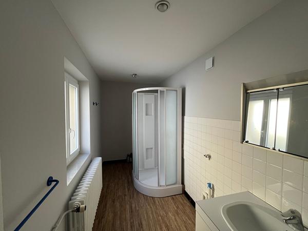 Appartement Mezeriat 4 pièce(s) 115 m2