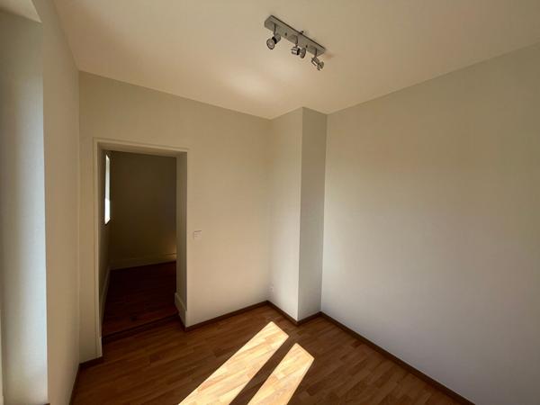 Appartement Mezeriat 4 pièce(s) 115 m2