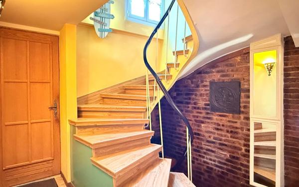 Maison à vendre    5 pièces • 147,84 m2 Jouy-le-Châtel