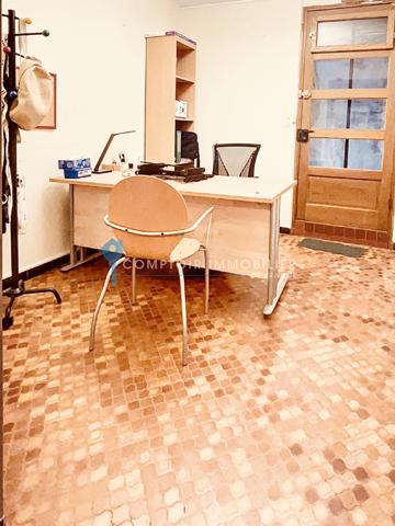 Appartement
                                                                                                                                                                                                                                                                                                                        14 pièce(s)                                                                                                                                                                                                          6 chambre(s)                                                                                                                                                                                                          238  m²